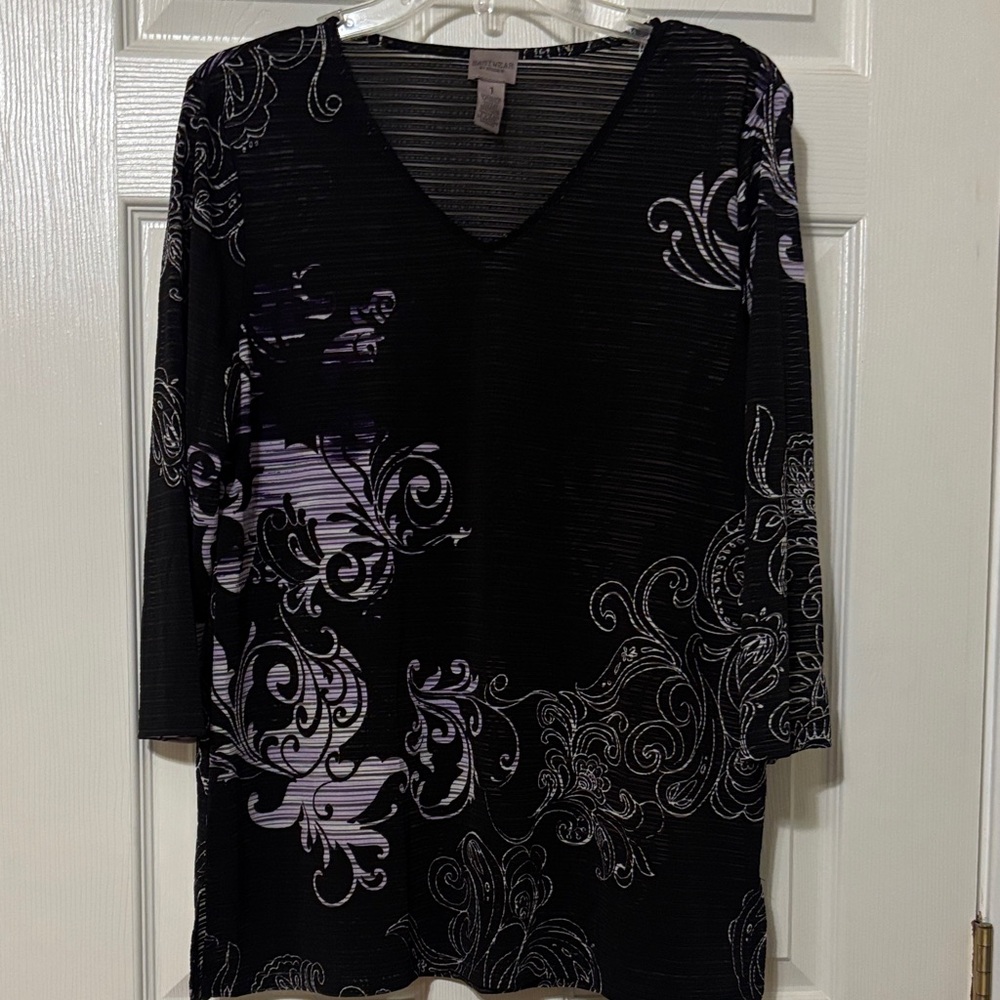 Chico’s Black and Purple V-Neck Top with Swirl Design. Size 1
